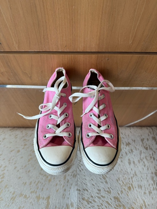 Converse Shoes - Pre-Loved Pink Low-Top Converse Sneakers for Women, size 4 (6.5 US)